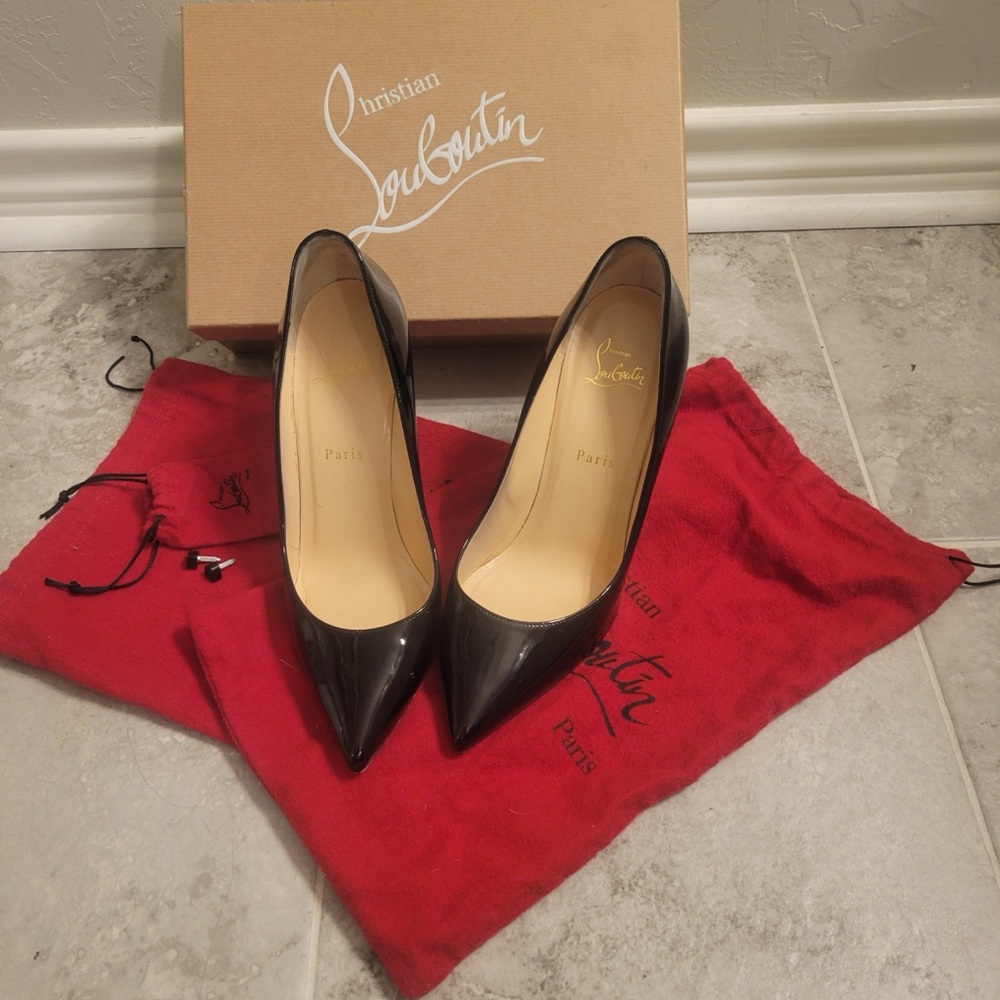 EUC Christian Louboutin Pigalle Black Patent 100mm High Heels